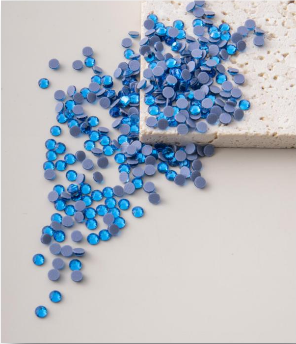 WITH DIFFERENT SIZE AND COLORSAVAIABLE TO CHOOSE, WE MAKE THEGARMENT MORE COLORFUL ANDSHINY. OUALITY